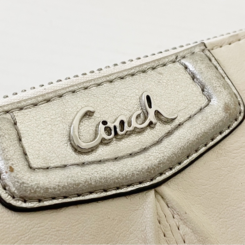 Coach off white and silver leather long zip wallet - Picture 2 of 11